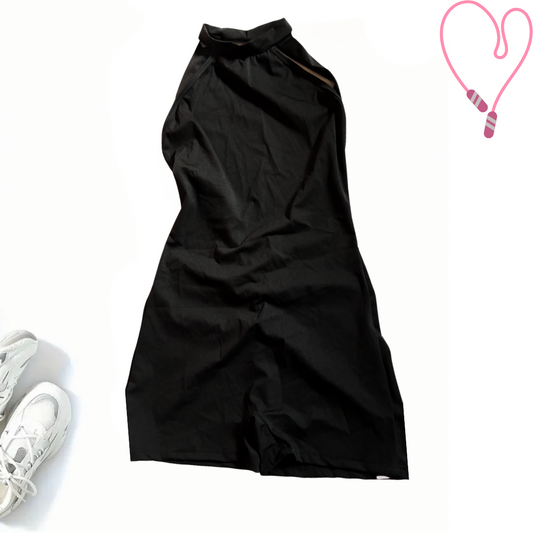 BlackStream Jumpsuit – I Zi, Rehat dhe Performancë