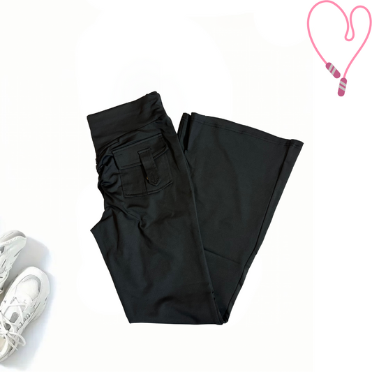 FlareFit Legginsë me Xhepa – Bel i Lartë & Stil Flare