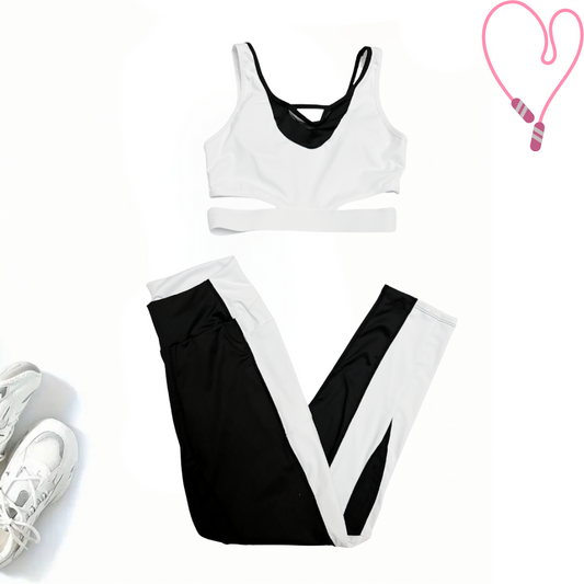Black and white Yoga set